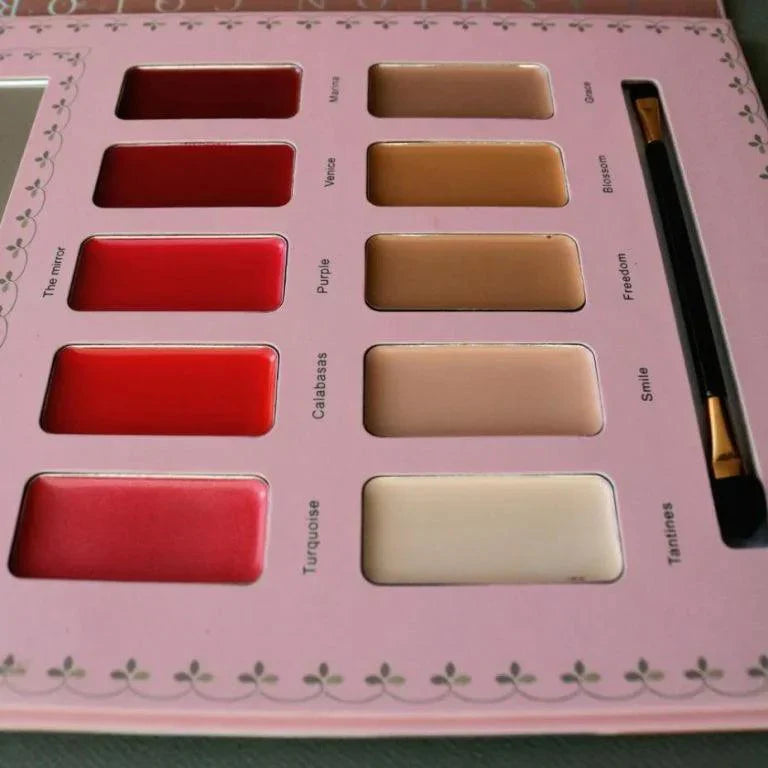 Matte Eyeshadow Palette With Highlighter Blush Contour and Lipgloss