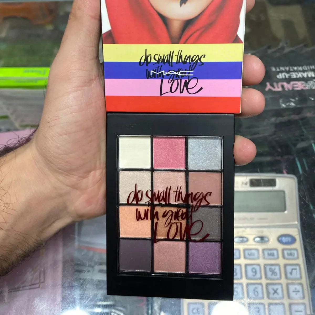 Mac 12 Colors Eyeshadow Palette